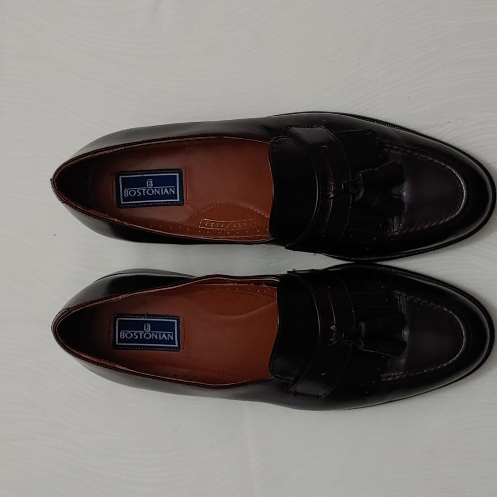 Bostonian Men's Size 9.5 Leather Tassled Oxford